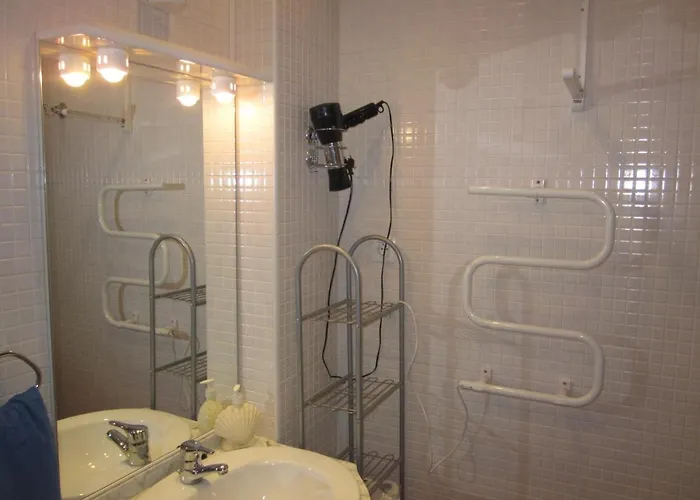 Appartamento 0318 In 800 M From The *